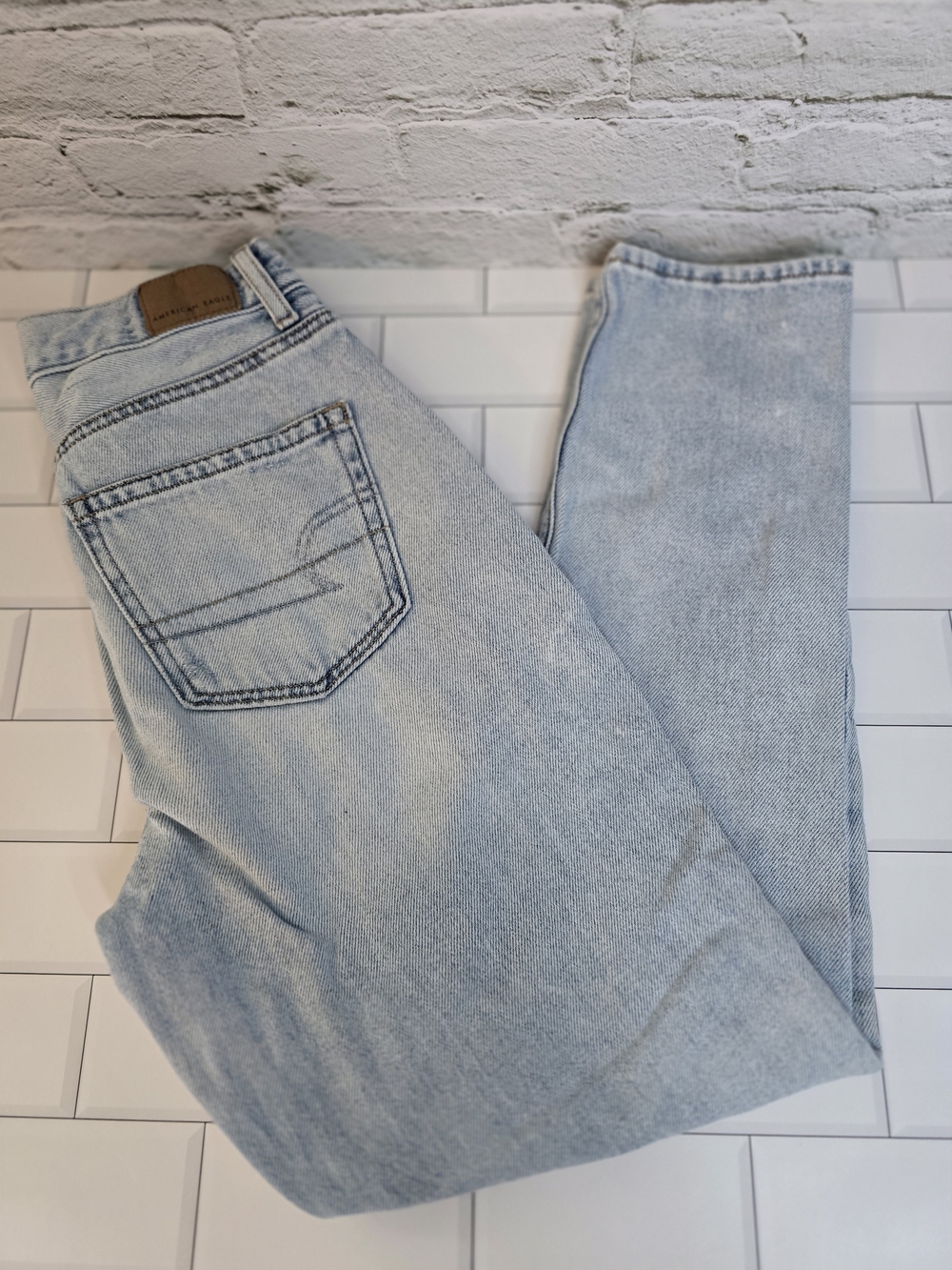 American Eagle Outfitters Distressed Light Wash Straight Jeans Sz 2Reg